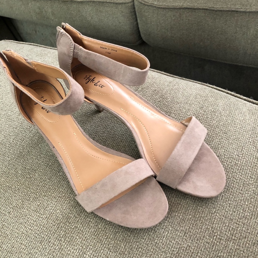 Style and co ankle strap sandals